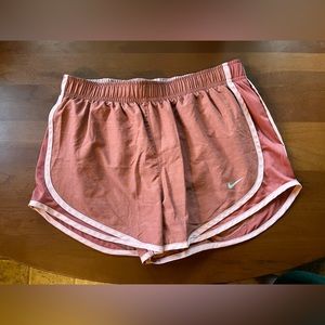 Nike Tempo shorts womens size M rust 2-tone color